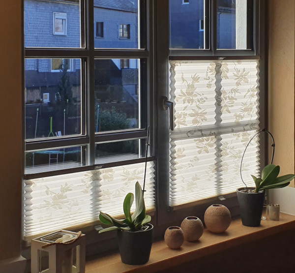 Plissee Flowers Print Weiß-Grau